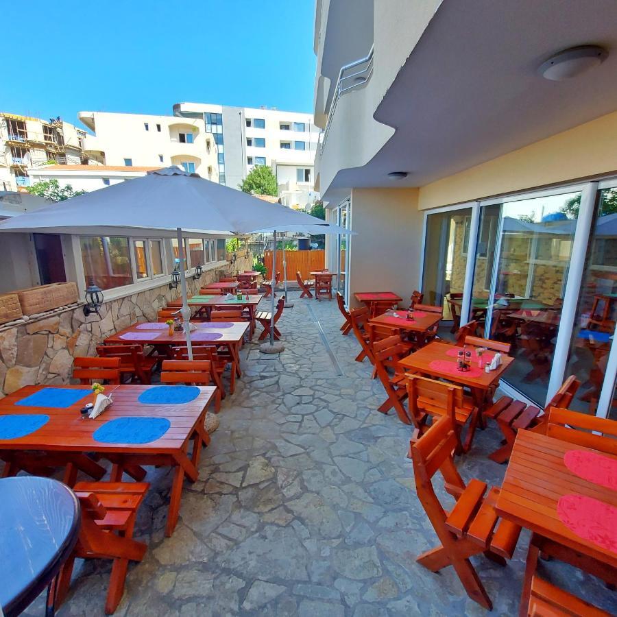 Apartments Dobra Voda Exterior foto